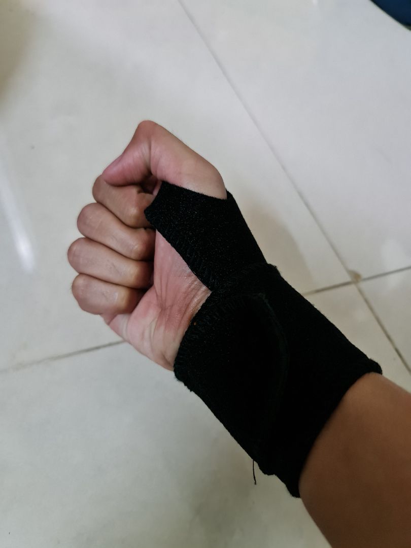 dùng cực ổn, hỗ trợ tốt cổ tay trong vận động, ngon trong tầm giá