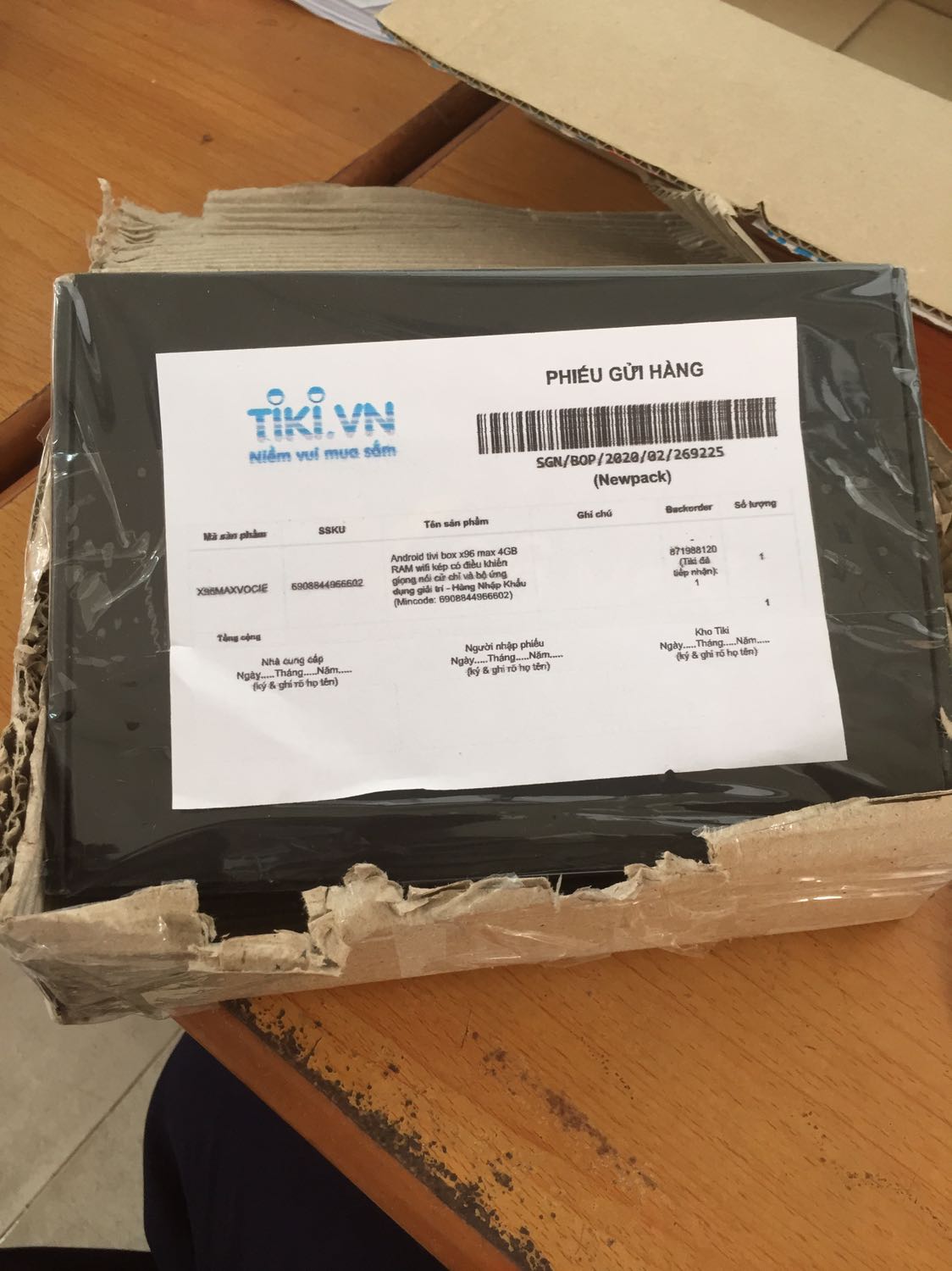 Đã nhận hàng, đóng gói chắc chắn. Đẹp xài ok. Độ bền để thời gian trả lời.