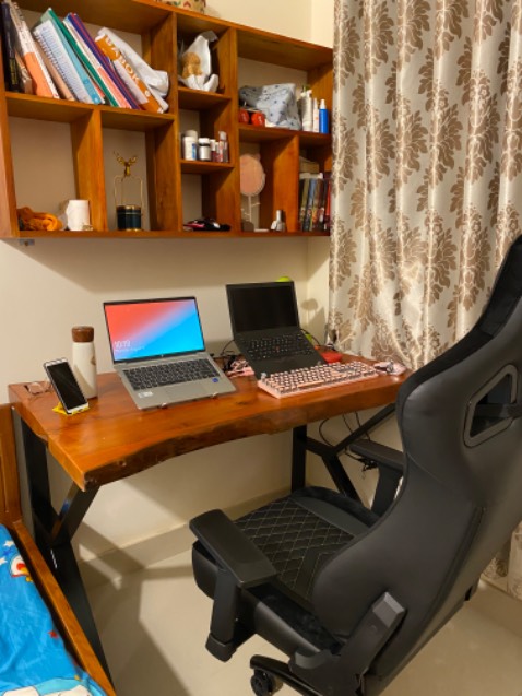 Nhìn bên ngoài đẹp hơn trong ảnh. Ghế không có j để chê, tuy nhiên chưa cảm nhận được giá trị giữa ghế 1M và 3M5 cho lắm 🤣 phần lưng ghế ngồi lâu sẽ bị nóng, nên cái này chỉ phù hợp dùng phòng có điều hoà hoặc mát mẻ như đà lạt thôi Nhìn bên ngoài đẹp hơn trong ảnh. Ghế không có j để chê, tuy nhiên chưa cảm nhận được giá trị giữa ghế 1M và 3M5 cho lắm 🤣 phần lưng ghế ngồi lâu sẽ bị nóng, nên cái này chỉ phù hợp dùng phòng có điều hoà hoặc mát mẻ như đà lạt thôi