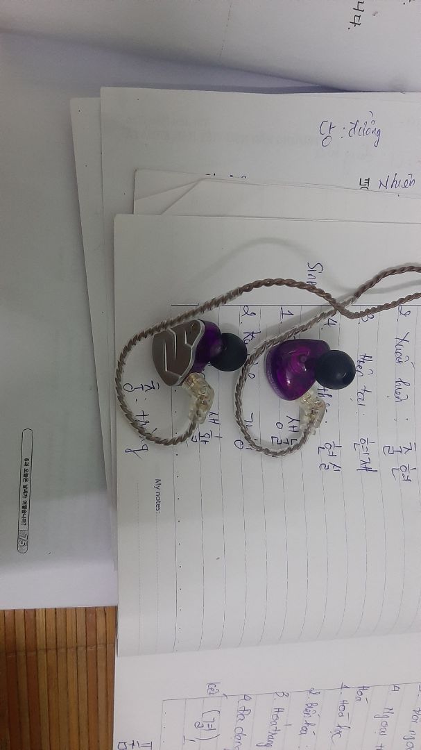 phải nói là rất thích tai nghe của KZ rất ngon trong tầm giá. Trước khi mua mình sợ mua phải ***, nhưng shop rất uy tín giá cả hợp lý và giao hàng Tiki nhanh chóng phải nói là rất thích tai nghe của KZ rất ngon trong tầm giá. Trước khi mua mình sợ mua phải ***, nhưng shop rất uy tín giá cả hợp lý và giao hàng Tiki nhanh chóng