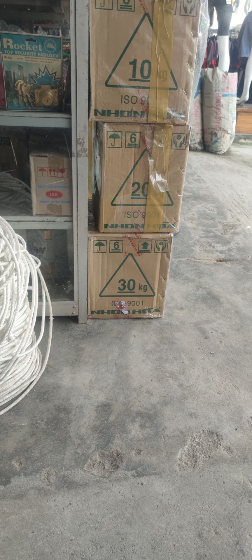 shop giao hàng ok lắm luôn, sản phẩm đúng loại , đúng ký, chính hãng nhơn hoà