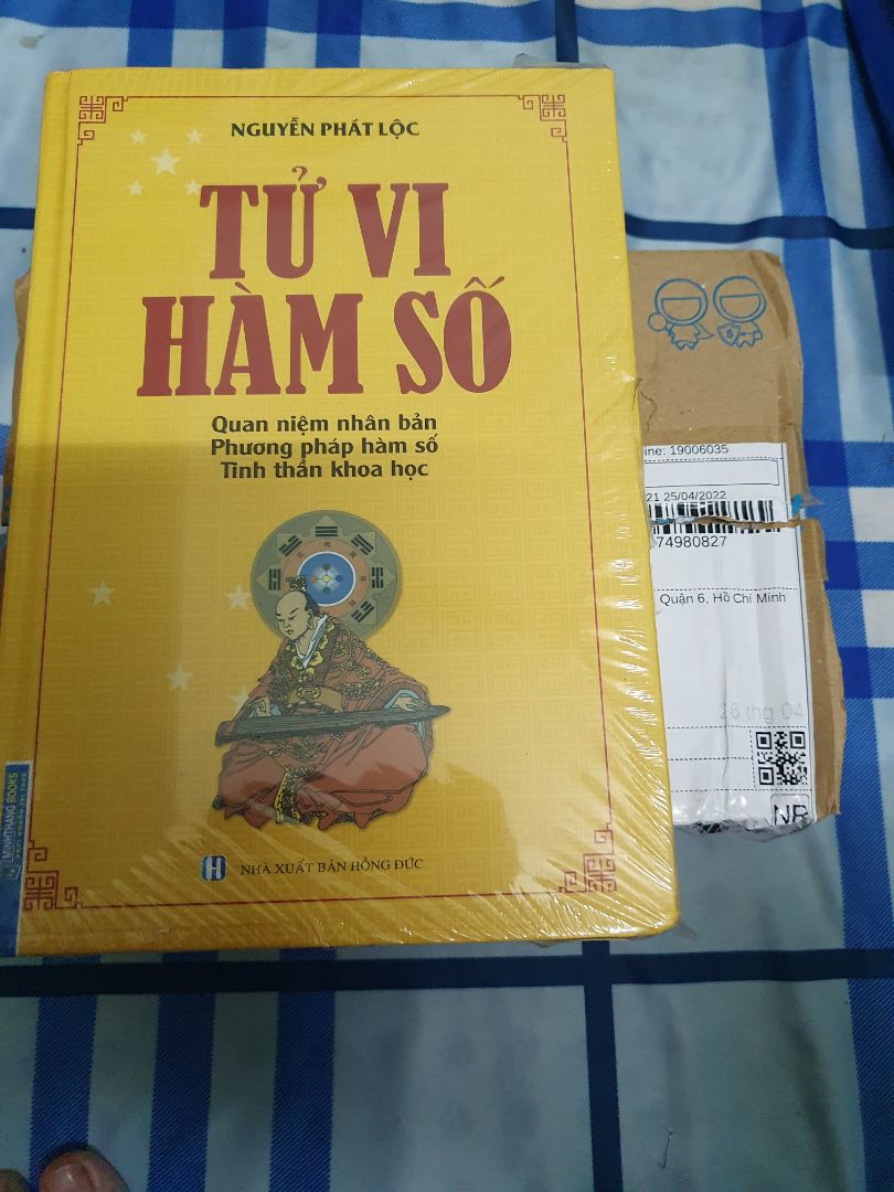 giao nhanh,hình thức đẹp,chữ in rõ, nội dung đáng nghiên cứu để tìm lá số tử vi,còn việc đoán số cần thời gian nhiều hơn, giá hợp lý. Xin cảm ơn