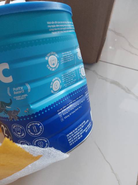 1 hộp sữa hơn 600k, đóng gói mấy lớp mà móp méo nặng thế này chứng tỏ cửa hàng cố tình bán sữa bị móp hộp cho khách online. 1 lần đầu tiên và cũng là cuối cùng mua hàng của shop nhé