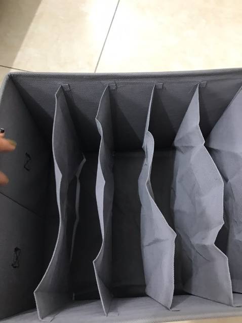 Shop giao đủ số lượng. Hộp đựng nhiều ngăn tiện lợi, sắp xếp quần áo là quá hợp lý luôn. Sẽ quay lại mua nữa. Mình đã mua chia mấy loại ngăn rồi - có cái 7 ngăn - có cái 9 ngăn, 12 ngăn. 
Đẹp rất ok nhaa