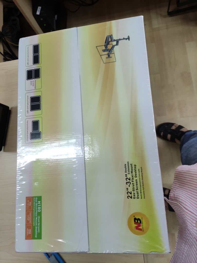 sản phẩm chắc chắn đúng như mô tả. nặng và cũng y. 2 màn hình 24in chồng lên nhau nhìn cũng ngầu