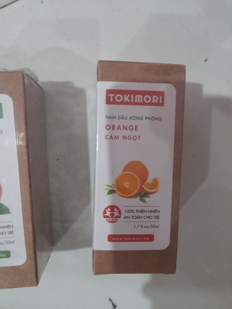 Giao hàng nhanh, giá thành đi đôi với chất lượng sản phẩm, dầu thơm rất tuyệt.