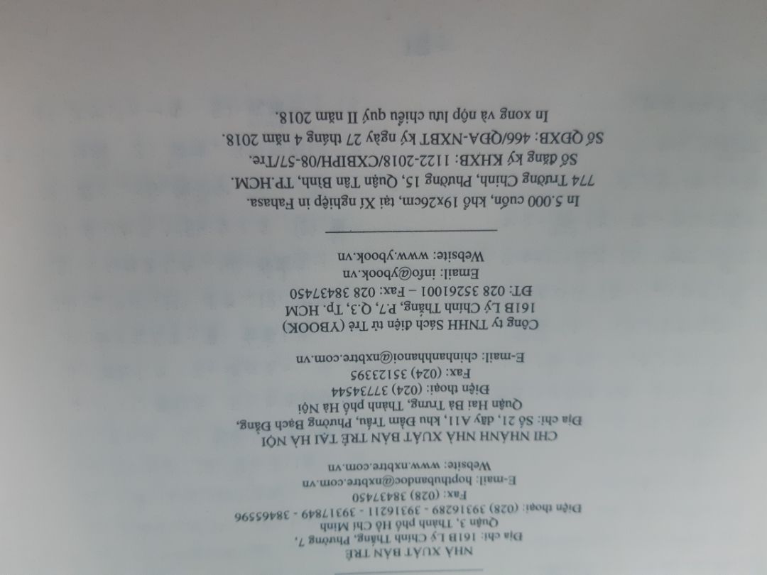 Chọn giao hàng trong ngày, giao thì giao sách cũ, cảm thấy hơi thất vọng. Quyển sơ cấp 1 thì giao (30/3) in lần thứ 6, xb năm 2022. Quyển 2 giao 31/3, xb 2018 😌 giấy chênh lệch thấy rõ 🙄
