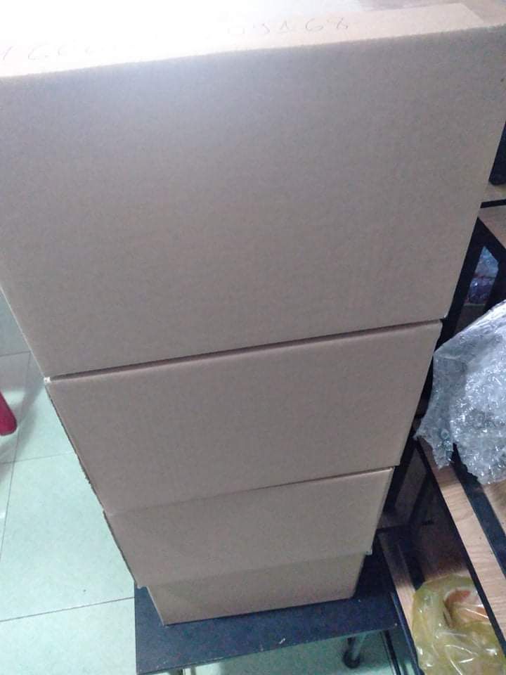 thùng carton gửi về nguyên vẹn, đóng gói chắc chắn. to hơn mình tưởng tượng nhiều 🤣