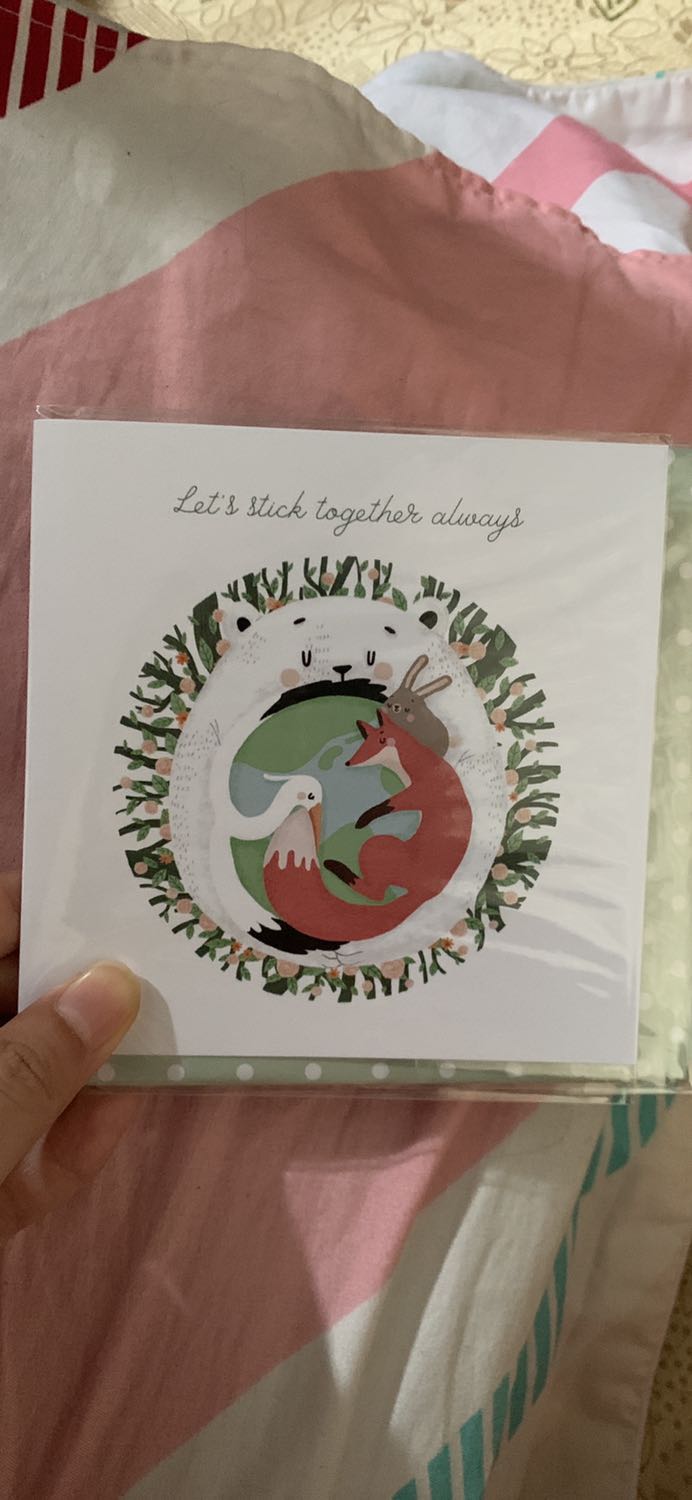 Thiệp to đẹp hơn tưởng tượng. Rất đáng mua nha.