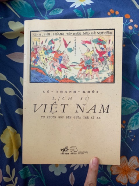 Thực tế thì nó nghiên về nghiên cứu địa lý tự nhiên xã hội hơn là đi sâu vào lịch sử