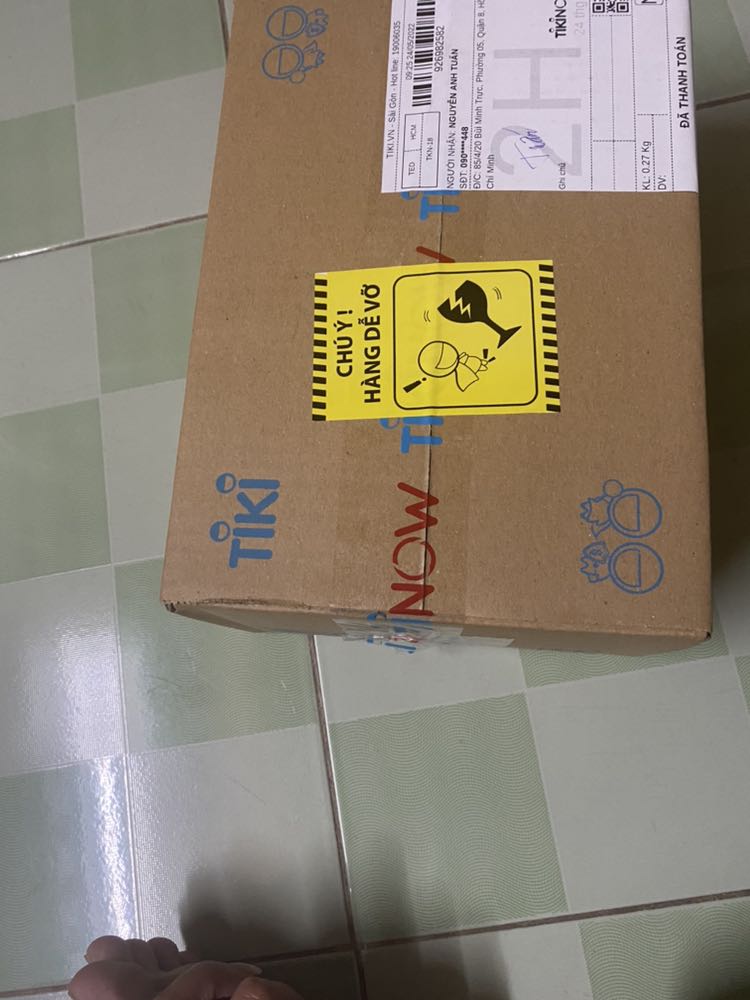 Đóng gói cẩn thận , giao hàng nhanh, đúng mô tả, nhưng không tặng pin