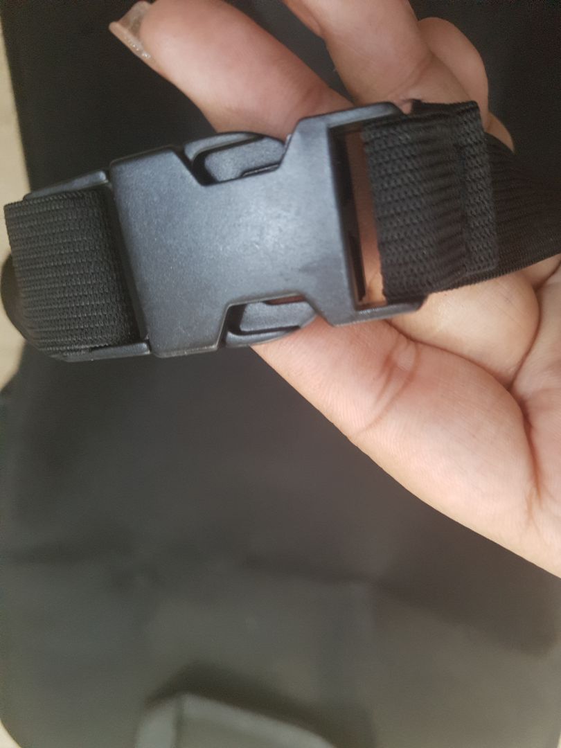 Sản phẩm Okie quá trời. chất da tốt không bị ám mùi nên ưng lắm. da dày và mịn sờ vào êm tay