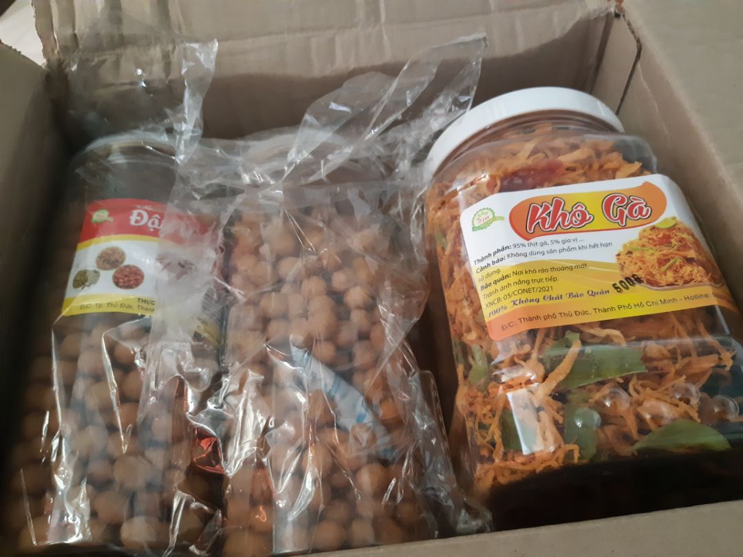 khô gà ngon, giao nhanh. Đặt hôm 11.12 mà 12 đã giao rồi dù là chủ nhật. Sẽ tiếp tục ủng hộ shop.