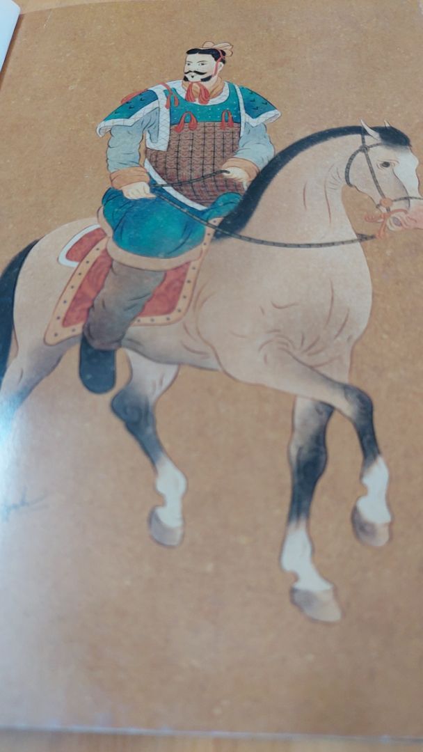 Bản đúc kết không thể tuyệt vời hơn về nghệ  thuật và chiến lược quân sự, chính trị, ngoại giao.  Bạn cũng hoàn toàn có thể vận dụng nó trong quan hệ xã hội của tổ chức, doanh nghiệp hay cá nhân.