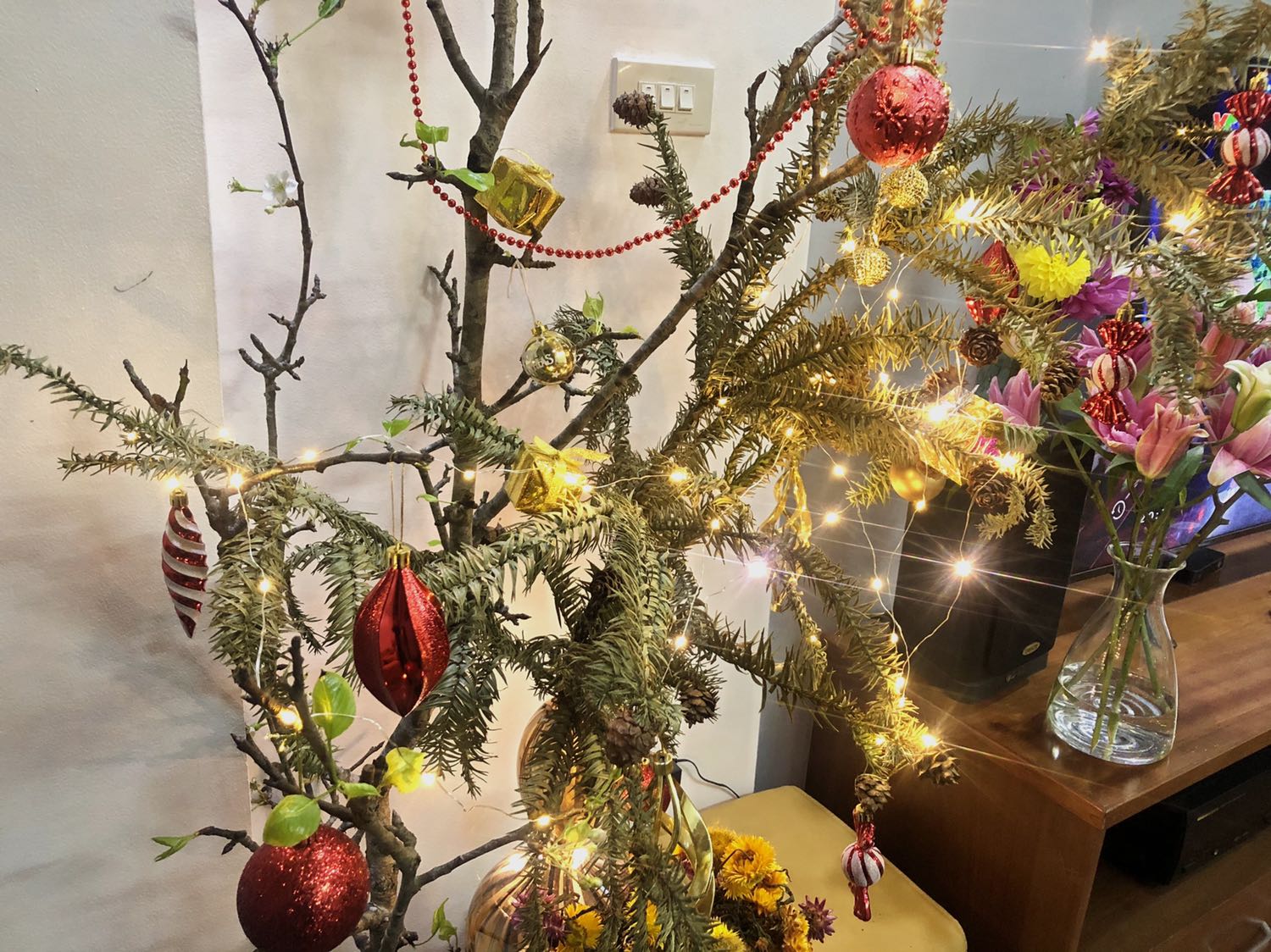 Dây đèn chắc chắn, sáng đẹp, hộp đóng gói cẩn thận