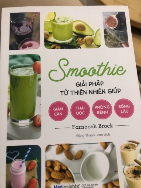 Bìa thì đẹp nhưng nội dung thì hơi bình thường với mình. Sách viết chung chung, theo mình là không hay. Mình hy vọng sách sẽ có các công thức khác nhau với nguyên liệu đa dạng nhưng 108 công thức của sách thì với hơn 70% là với chuối, yến mạch. Các loại quả lặp lại. Nếu phải khuyên thi mình là không nên mua. Nội dung như này thì trên youtube, facebool chia sẻ rất nhiều rồi. Cảm thấy hơi phí tiền.