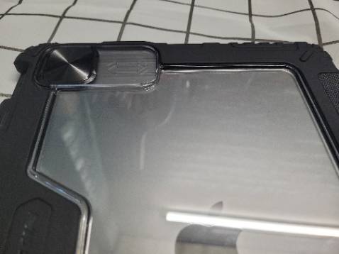 Ốp đẹp lắm nhe, khít, sang trọng, bảo vệ tốt cả cụm camera, phần trong suốt sáng bóng như gương :))