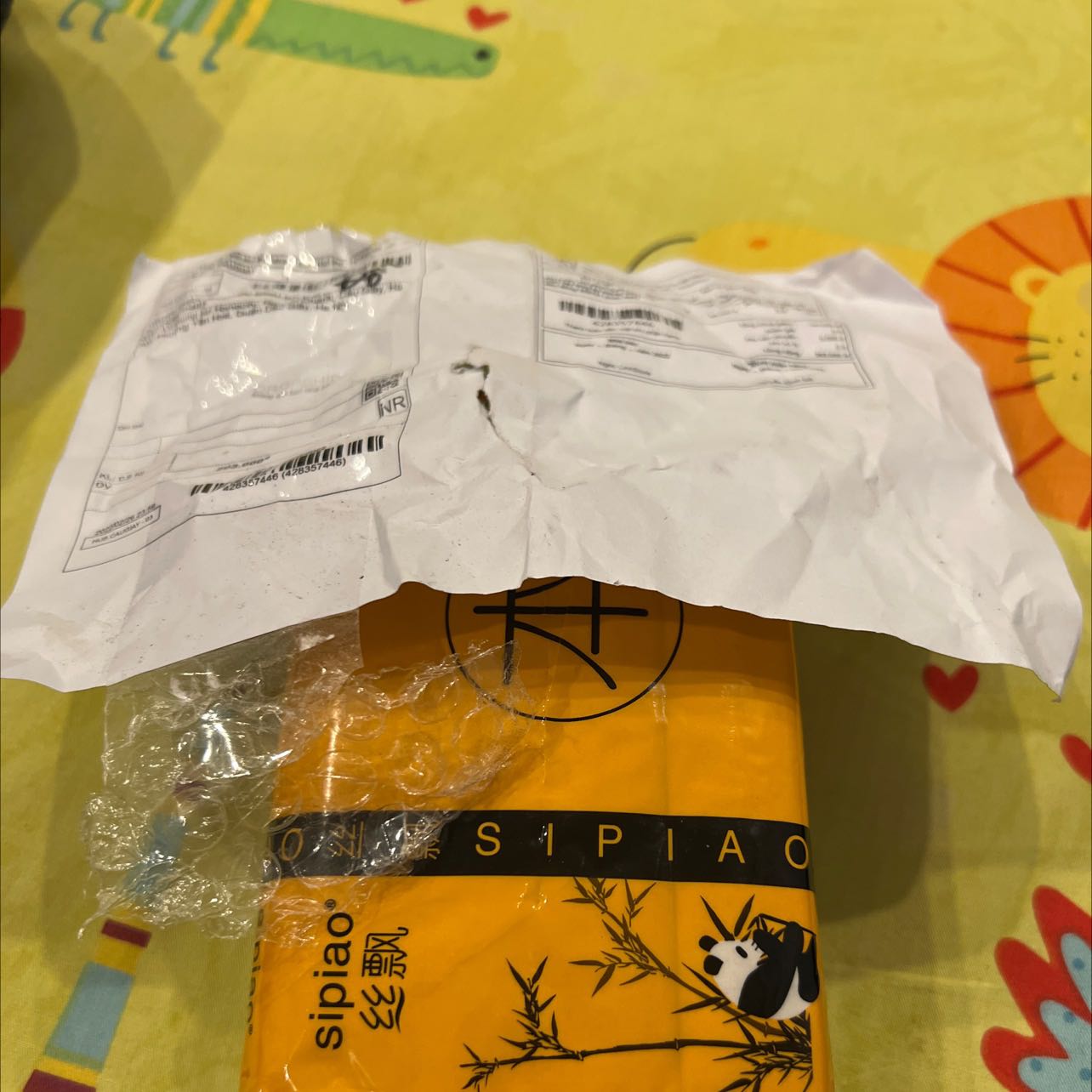 Mua 2 vòi giao gói giấy ăn.