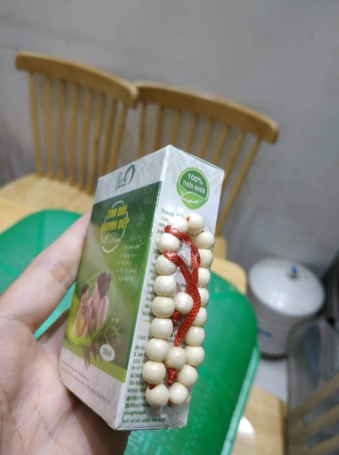 Khá bất ngờ khi nhận sản phẩm mà có quà tặng kèm
Sản phẩm đóng gói cẩn thận, shop giao hàng nhanh, thân thiện
Sản phẩm thơm và hương dễ chịu, phù hợp cho gia đình có con nhỏ