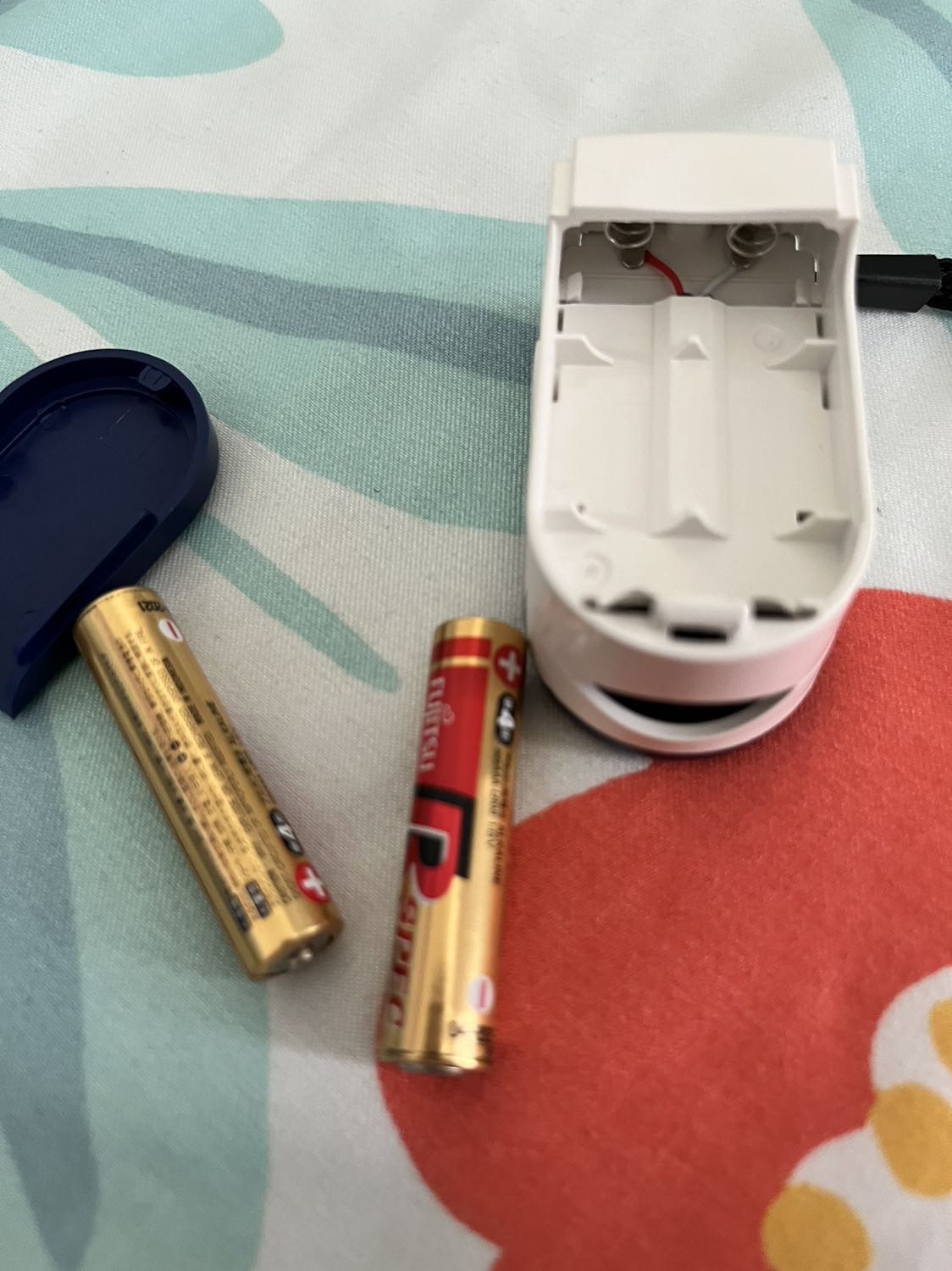 Mình thử pin các kiểu mà máy vẫn k hiện màn hình lên, nhờ shop xem lại.