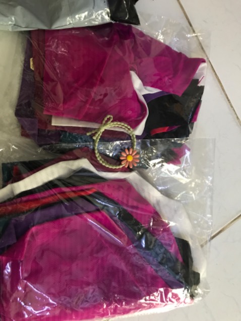 Đặt 5 đen, 5 da mà giao gì vậy shop