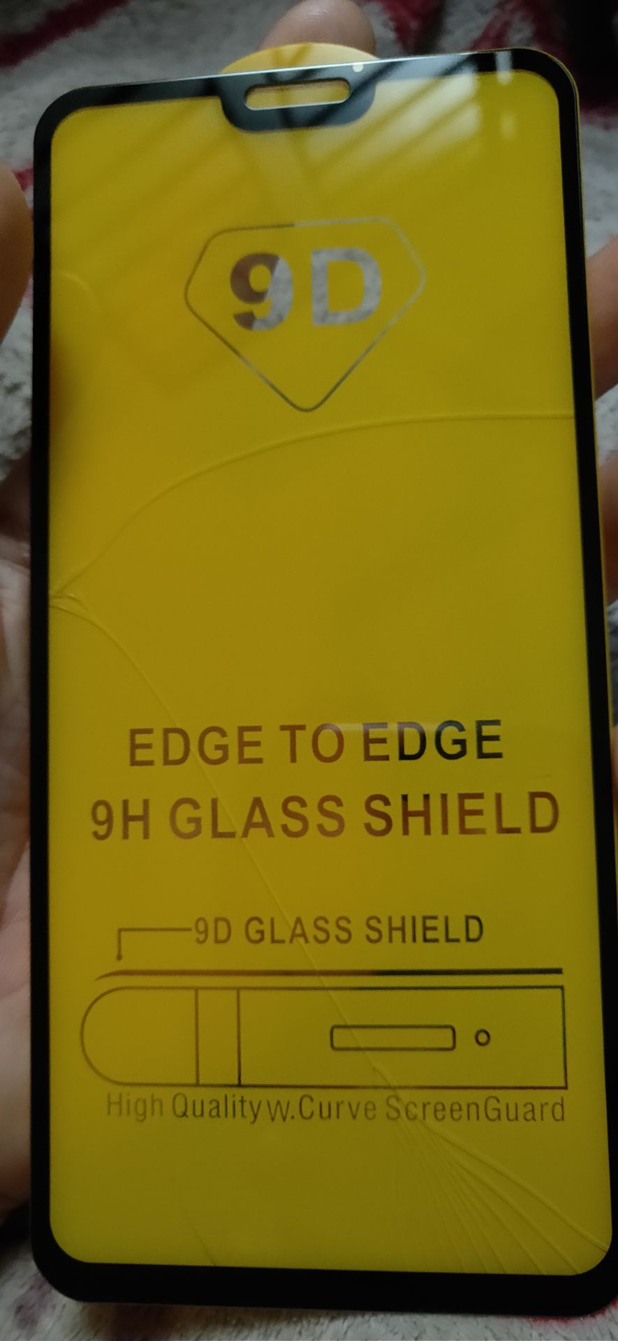 Quy Cách đốg gói của tiki bạn nào thế nhỉ. Không có dán hàng dể vở lên nên sản phẩm . Giờ giao khách hàng bị nức màng hình rùi này...