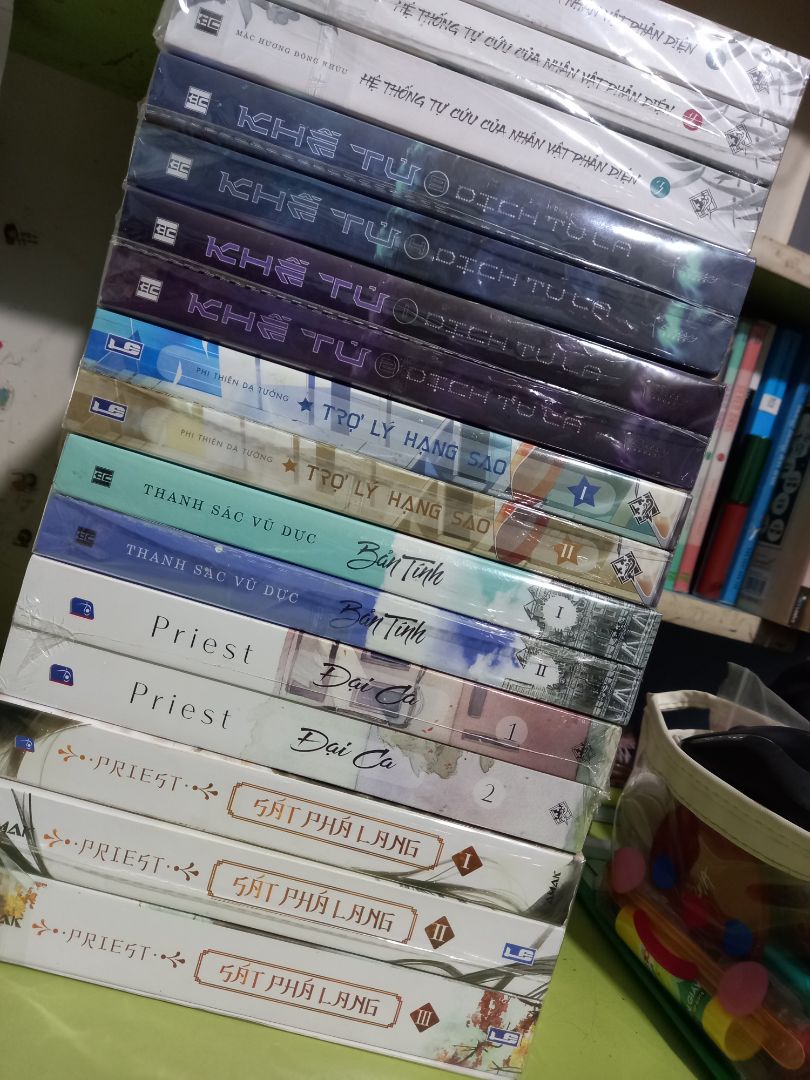 Phải nói là chưa bao giờ thất vọng về fahasha lun. Shipper dễ thương, sách ko gấp nếp đc bọc bằng miếng xốp. Nhân dịp fahasha 7.7 nên hốt đc e về dù là ra lâu r nhưng giờ mới dành dụm mua được lun á.Sẽ ủng hộ fahasha dài dài.?????