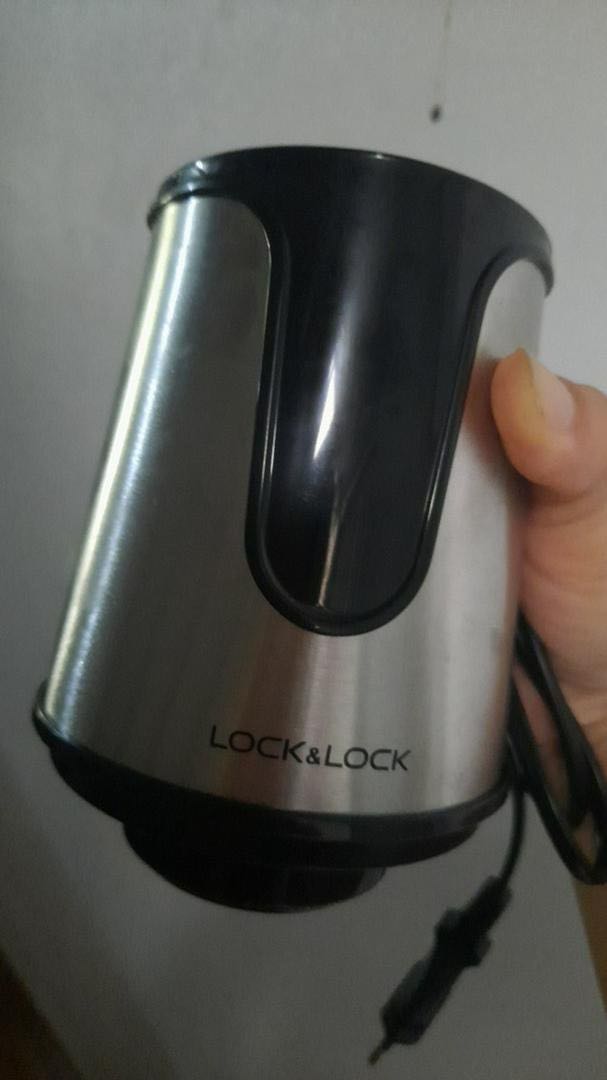 Giao hàng nhanh hơn mình tưởng, mình cứ tưởng mai mới nhận nhưng hôm này có rồi, shop đóng gói cẩn thận lám, hàng của mình đầy đủ không thiếu chi, bảo hành, HDSD có tất, mình cho chạy thử rùi, ok lám. mình mua lúc khuyến mãi nên giá còn 599k á. quá hời luôn