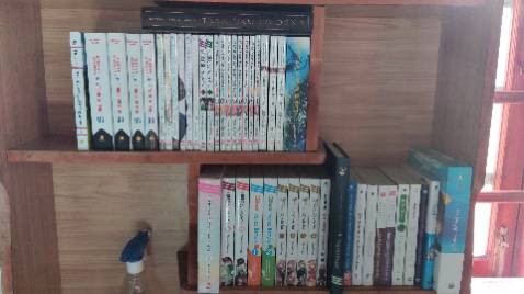 Giao hàng khá lâu do mình đặt trước khi mới ra mắt. Nhưng hiện tại chắc giao hàng nhanh hơn rồi. Vẫn là cách đóng gói ảo ma của tiki ko móp méo trầy xước gì cả. Tập 6 nhìn mỏng hơn cả tập 5 :v