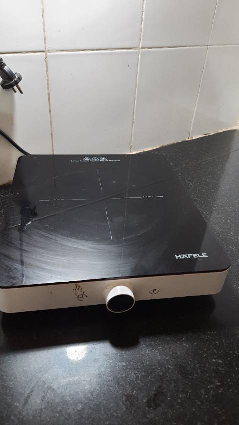 Sản phẩm lỗi, lúc khởi động được lúc thì không. Khi nấu xong bấm tắt bếp tuy đèn hiển thị tắt nhưng bếp vẫn chạy, rất nguy hiểm và nguy cơ hỏa hoạn xảy ra, mọi người sử dụng chế độ hen giờ để ý cẩn thận.