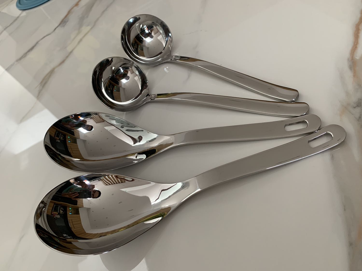 Chất lượng tuyệt vời, các cạnh đều được mài nhẵn. Sáng bóng, trầm tay.