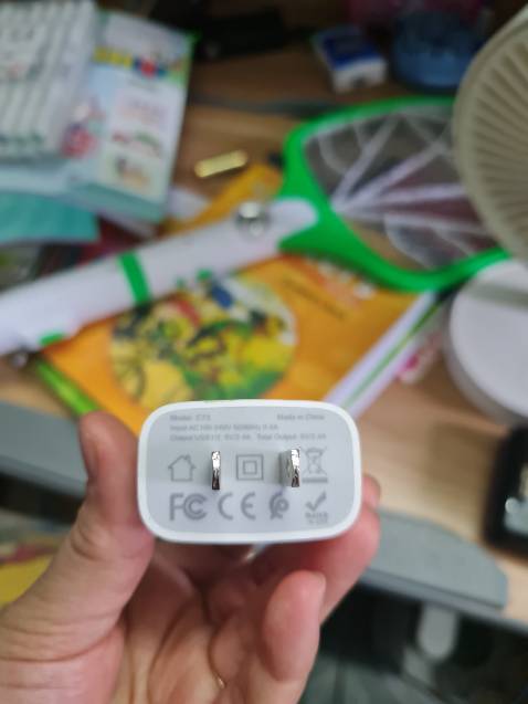 Sạc ko nóng, tiện lợi, nhưng mình thấy sạc cho các thiệt bị thông dụn thì nhanh, nhưng với điện thoại samsung note thì vẫn ko nhanh bằng sạc chính hãng