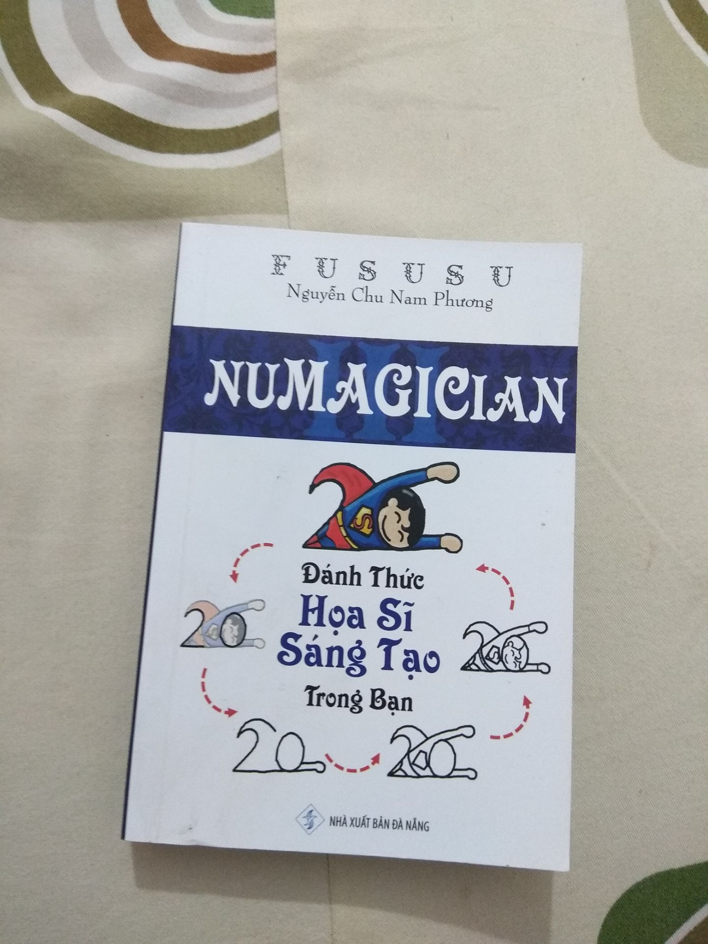sản phẩm như mô tả, hơi nhỏ so với hình dung, chất lượng trình bầy ổn, nội dung thấy được, chưa thật sự sử dụng hiệu quả, hoặc chưa thấy hiệu quả. Hơi đăt so với giá và sản phẩm