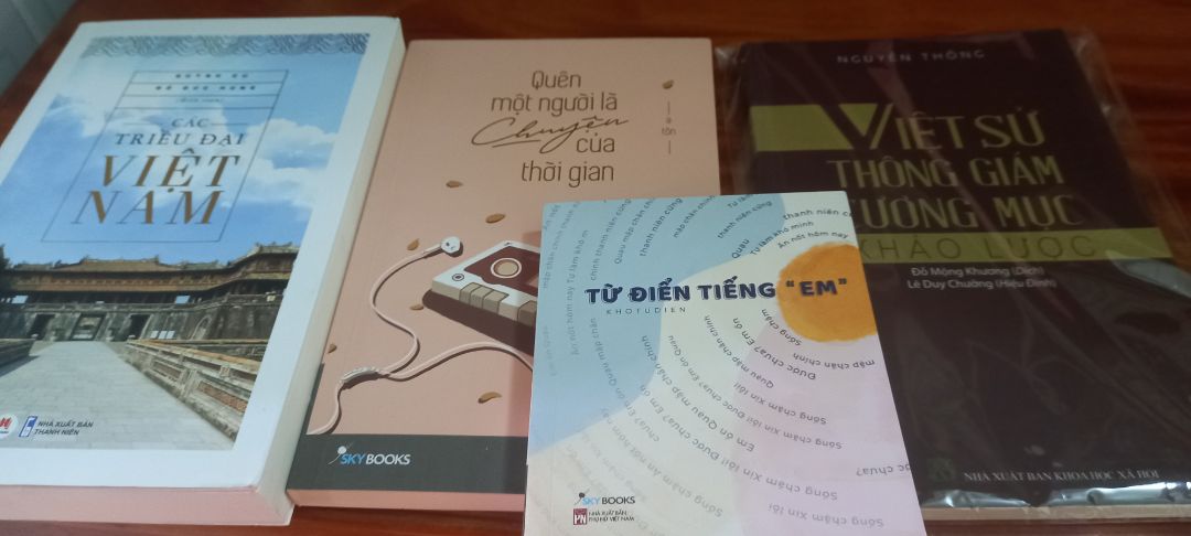 Đóng gói rất oke:3 thời gian giao hàng nhanh, chất lượng sách rất tốt. Nội dung thì chưa đọc chưa rõ ?
