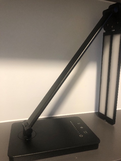 Sáng tốt, cảm ứng nhạy dễ thao tác, cứng cáp hơn tí sẽ tuyệt hơn, nhìn chung ổn áp