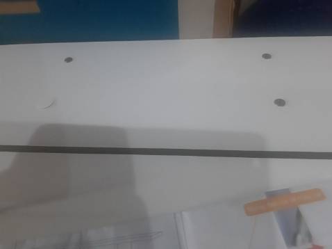 Lỗ vít quá nhỏ ko chìm xuống sao dán được miếng dán thẩm mỹ? Lỗ vít quá nhỏ ko chìm xuống sao dán được miếng dán thẩm mỹ?