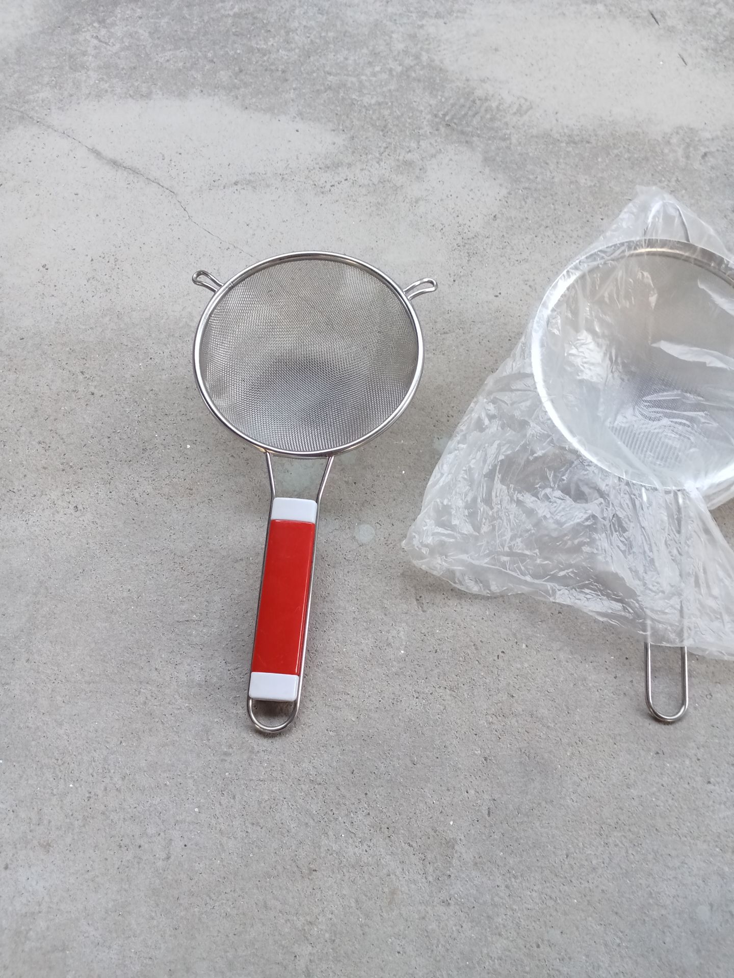 Tôi muốn đổi trả cái này ngay lập tức. Không đúng với hình ảnh. Cái này là hàng chợ trà trộn vào