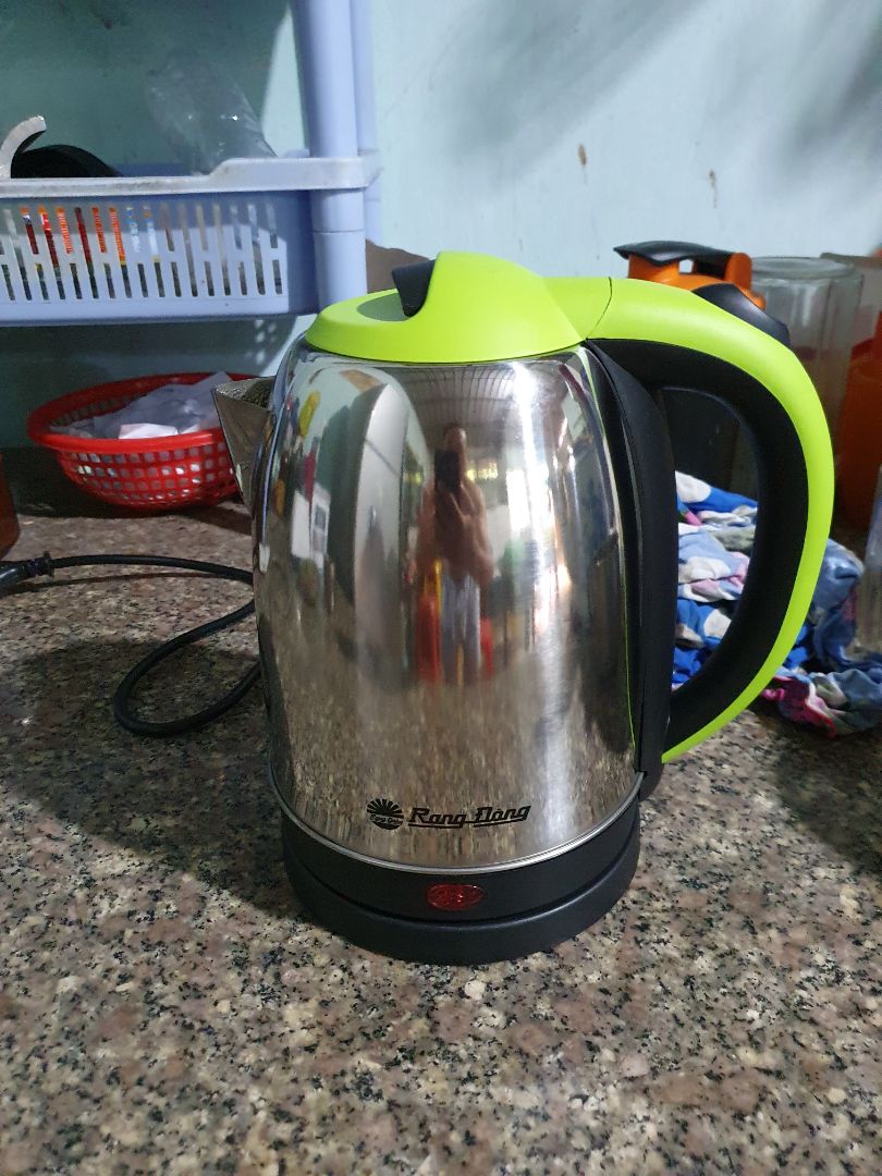 đóng gói cẩn thận ...
thân bình nhỏ , gọn - nhìn chung đẹp
nắp với thân chưa được cứng cáp ...
nói chung tiền nào của nấy ... xài bình dân thì OK
xài khoãn 2 năm nếu không có gì là đạt yêu cầu