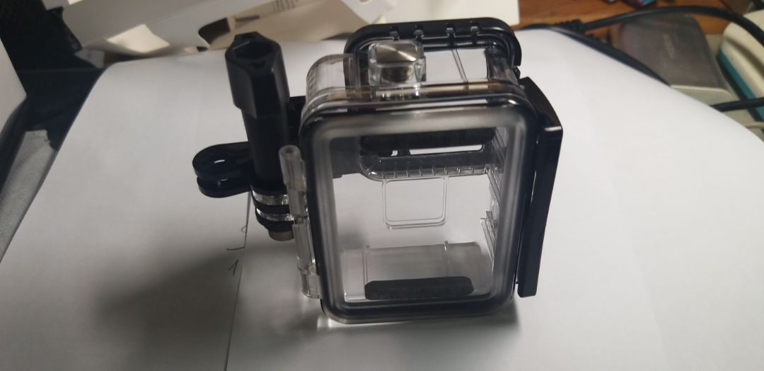 Nhìn đẹp,  nhưng bỏ may gopro 8 vào bị cấn màng hình không biết có ảnh hưởng đến gopro không nữa