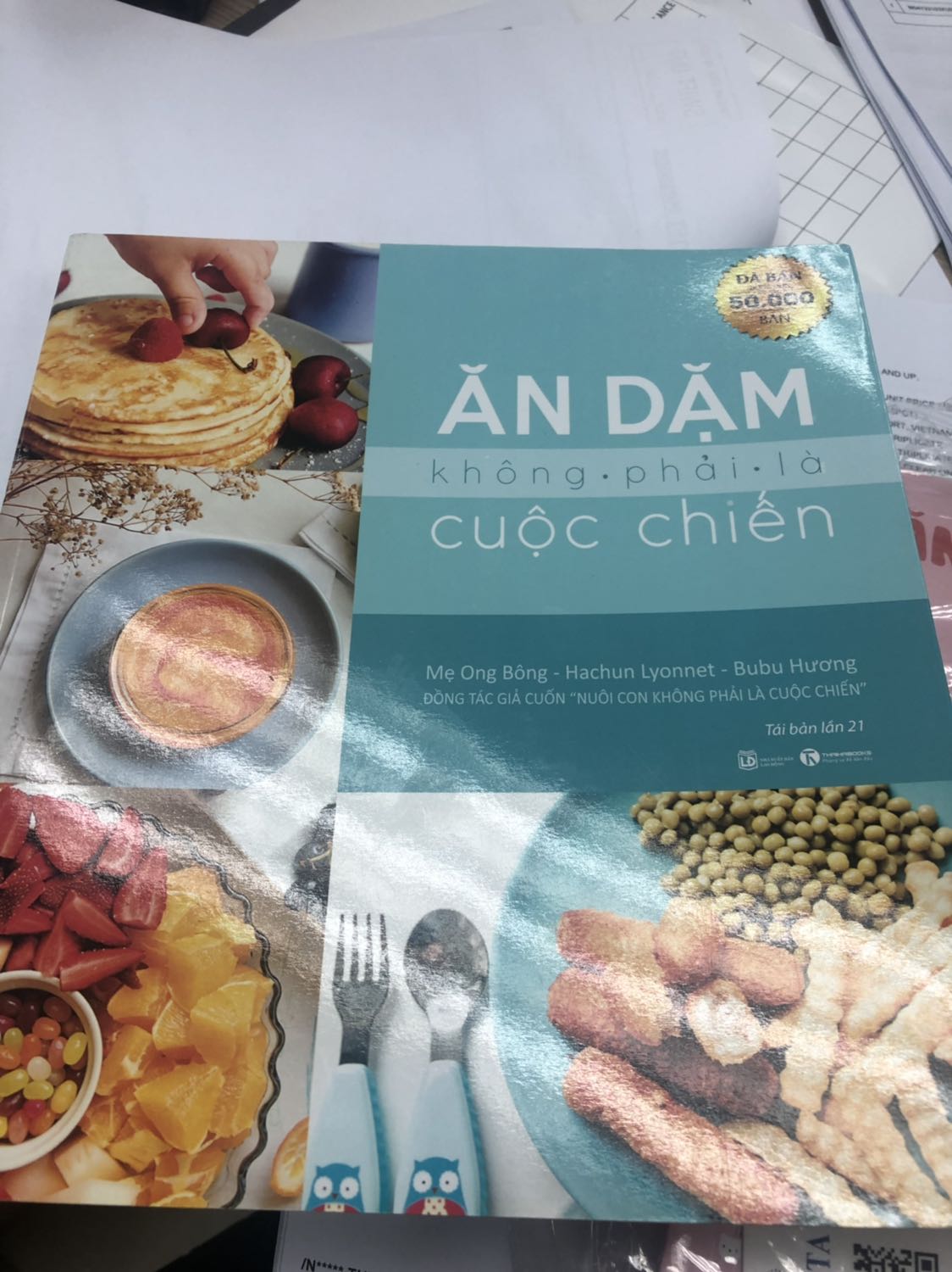 Mình có đặt combo này nhưng tiki giao nhầm quyển Nuôi con ko phải là cuộc chiến thành ăn dặm ko phải là cuộc chiến. Mình có đặt combo này nhưng tiki giao nhầm quyển Nuôi con ko phải là cuộc chiến thành ăn dặm ko phải là cuộc chiến.