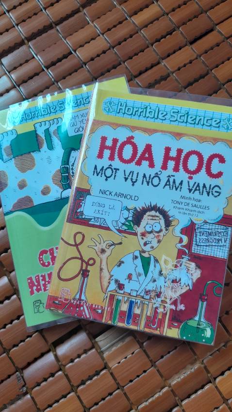 Shop giao đúng ngày, sách đẹp lắm nha😃😃😃