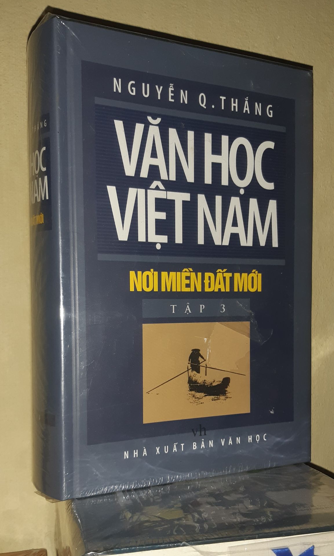 sách còn rất mới. mình mua với mục đích tra cứu nên chưa khui. 5 sao.