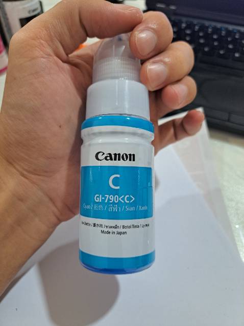 Giao đúng thời gian, đóng gói kỹ, in được, in màu hơi nhạt so với ảnh.