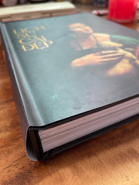 Một quyển sách quá đẹp từ bìa cho đến nội dung. Tiki now giao hàng siêu nhanh, 9h sáng đặt mà hơn 11h trưa đã nhận sách! Sách mới nguyên đóng gói kĩ 👍