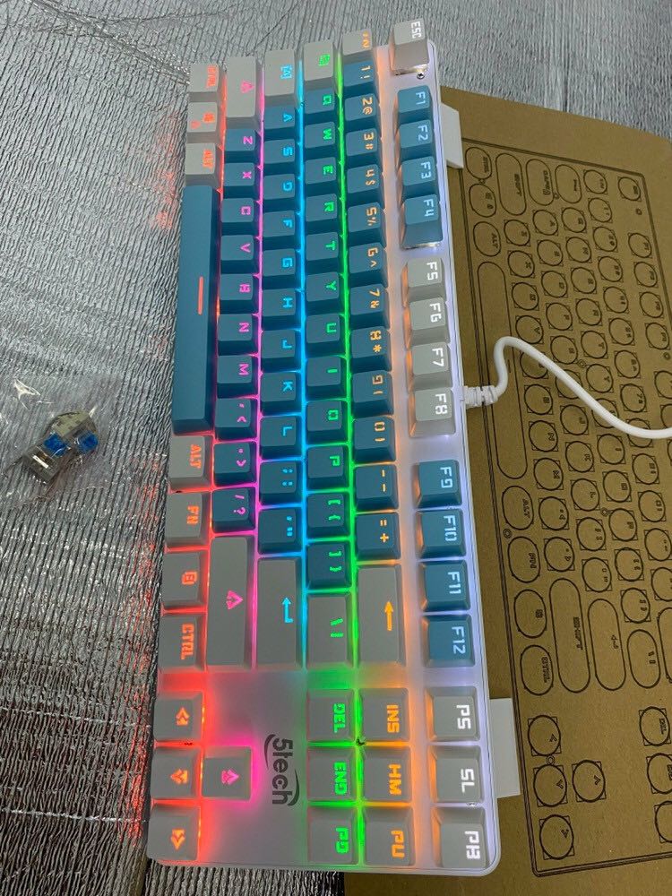 mới nhận hàng sáng nay. 
Nhìn nhận ban đầu bàn phím sử dụng khá tốt, đánh êm tay, đèn đóm đầy đủ :)
Với tầm giá như của shop thì khuyên dùng. mới nhận hàng sáng nay. 
Nhìn nhận ban đầu bàn phím sử dụng khá tốt, đánh êm tay, đèn đóm đầy đủ :)
Với tầm giá như của shop thì khuyên dùng.