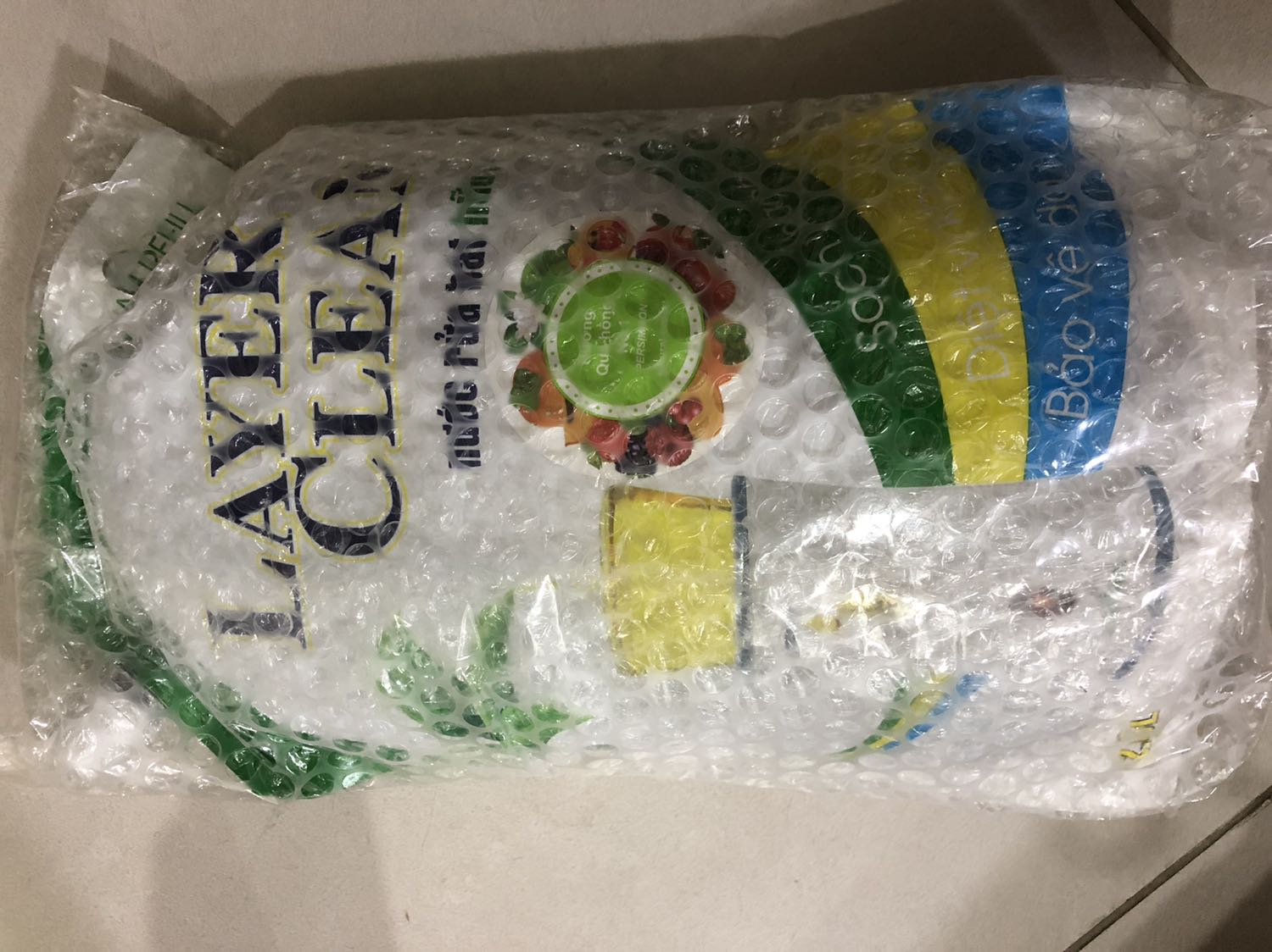 Sản phẩm sử dụng rất an toàn cho da. Da ko bị khô ngay cả khi dùng nhiều. Rửa chén rất sạch & tốn ít nước, rửa nhanh. Mùi hương nhẹ nhàng. Giá mềm.