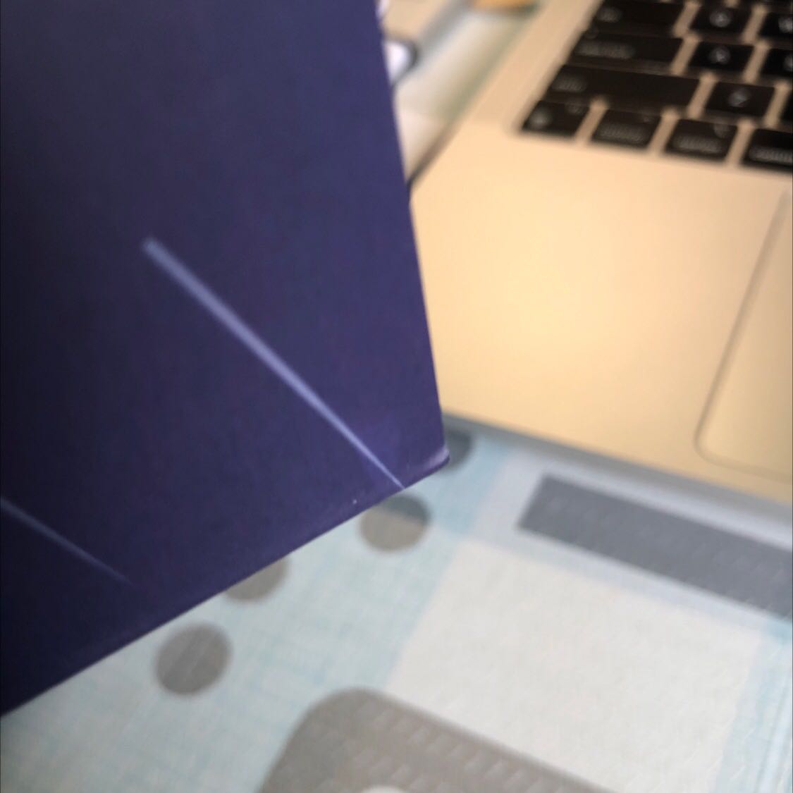 Giao e nhanh hơn dự tính :3 sách kh seal, kh bọc chống sốc, tổ độ sao mà nó df mỗi cuốn 2 góc :)) may mà chưa rách gáy kh chắc t khóc 🥲