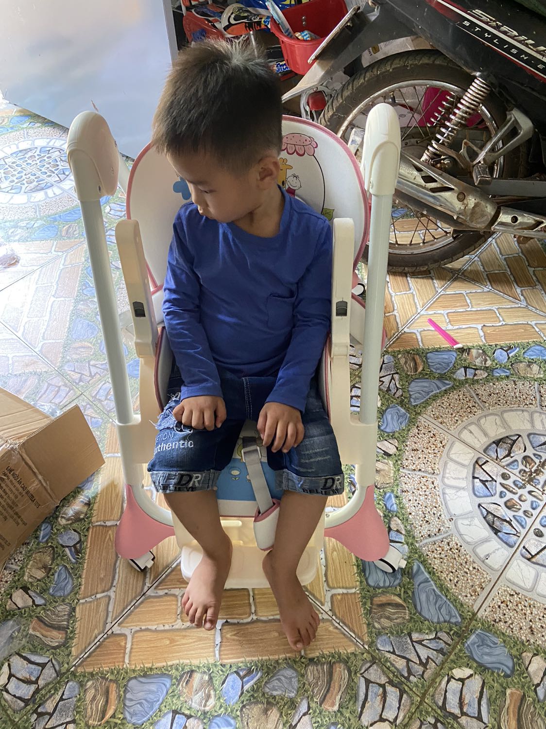 Quá xịn xò luôn, mua cho em bé mà anh 2 mê quá lên ngồi ăn luôn Quá xịn xò luôn, mua cho em bé mà anh 2 mê quá lên ngồi ăn luôn