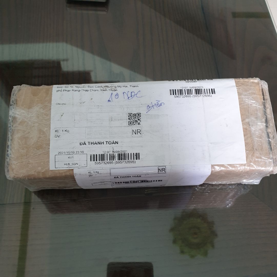 Đặt hàng chai trắng mẫu mới như hình sao lại giao hàng chai đen như mẫu cũ??? Có thể chất lượng như nhau, nhưng khi đăng quảng cáo giới thiệu sản phẩm mẫu mã như thế nào thì phải giao hàng đúng như vậy. Còn đăng 1 đằng giao 1 nẻo là cách làm ăn kinh doanh thiếu chuyên nghiệp, xem thường khách hàng. kg phải là cách kinh doanh của thời đại CN 4.0 Đặt hàng chai trắng mẫu mới như hình sao lại giao hàng chai đen như mẫu cũ??? Có thể chất lượng như nhau, nhưng khi đăng quảng cáo giới thiệu sản phẩm mẫu mã như thế nào thì phải giao hàng đúng như vậy. Còn đăng 1 đằng giao 1 nẻo là cách làm ăn kinh doanh thiếu chuyên nghiệp, xem thường khách hàng. kg phải là cách kinh doanh của thời đại CN 4.0