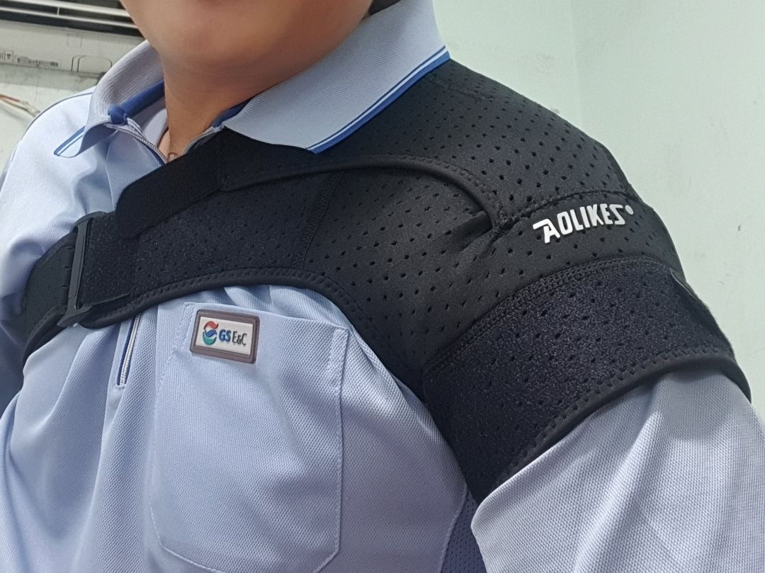 Sản phẩm tốt, cảm giác yên tâm khi đeo. 
Đai hơi lớn, hy vọng có size để lựa chọn.